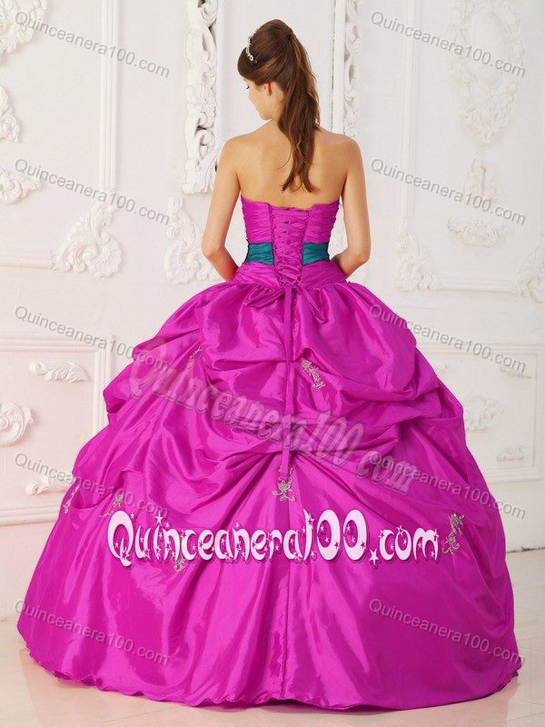 Latest Beading Sweetheart Quinceanera Gowns with Bow in Fuchsia