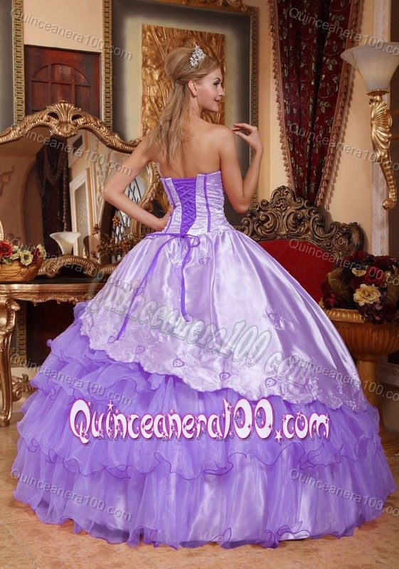 Graceful Embroidery Sweet Sixteen Dresses in Taffeta and Organza