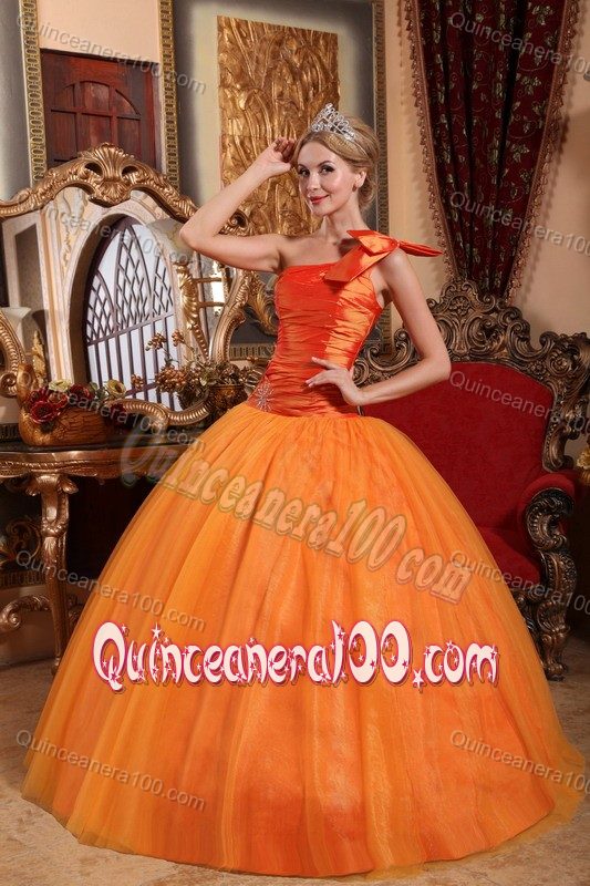 One Shoulder Ruching Tulle Quince Dresses with Beading in Orange