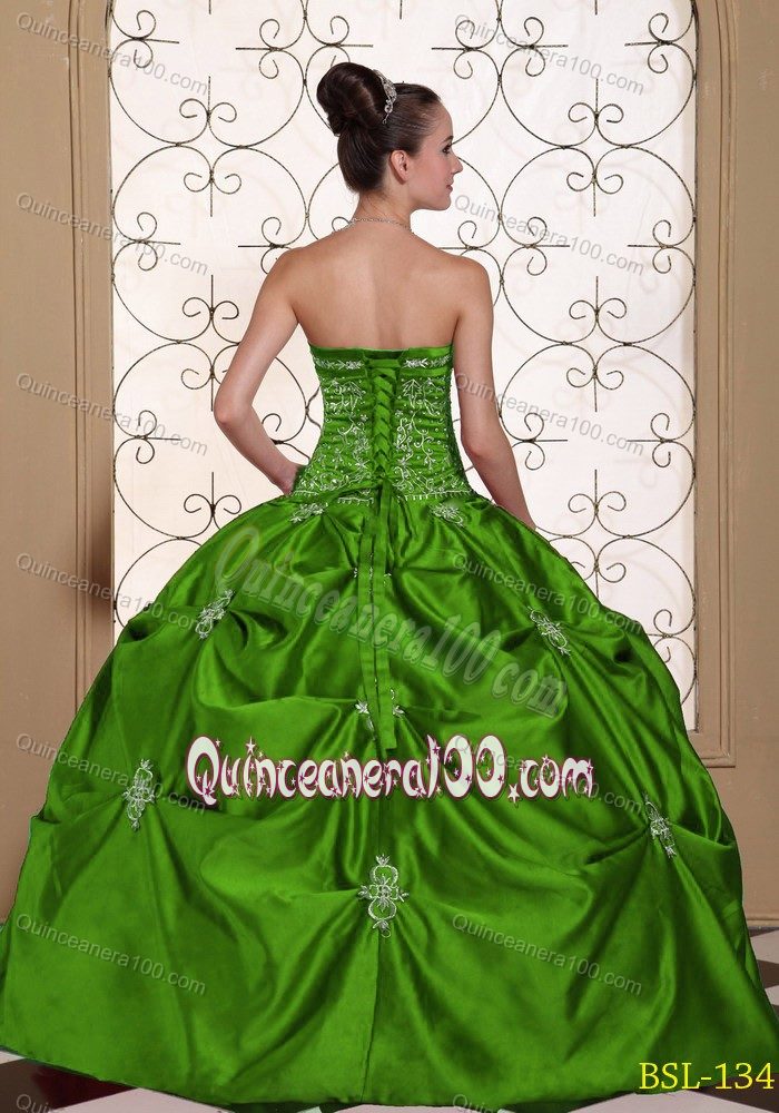 Taffeta Pick-ups Embroidery Green Quinceanera Gown Dresses