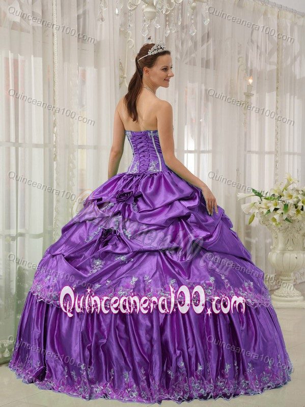 Purple Strapless Appliques and Pick-ups Pleated Quince Dresses