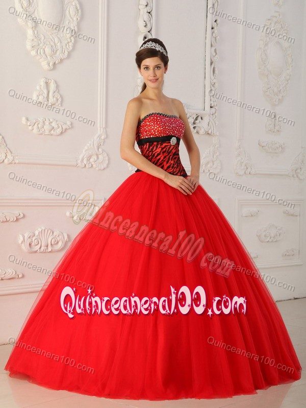 Eye-Catching Red Strapless Pleated Beading Sweet Sixteen Dresses