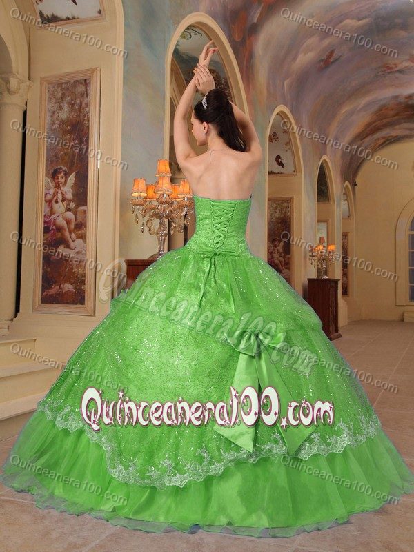 Spring Green Strapless Sweet Sixteen Dresses with Many Bowknots