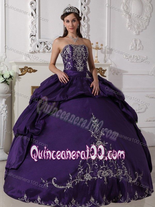 Eggplant Purple Strapless Embroidery Pick-ups Sweet 15 Dresses