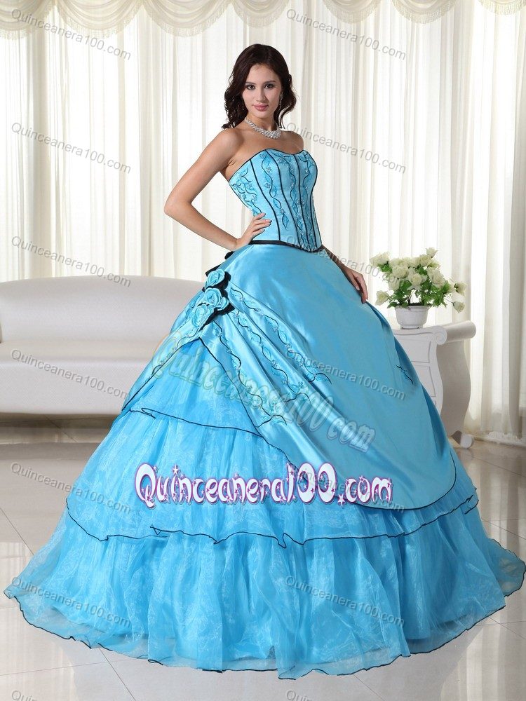 Aqua Blue Embroidery Strapless Sweet 16 Dresses with Black Hem