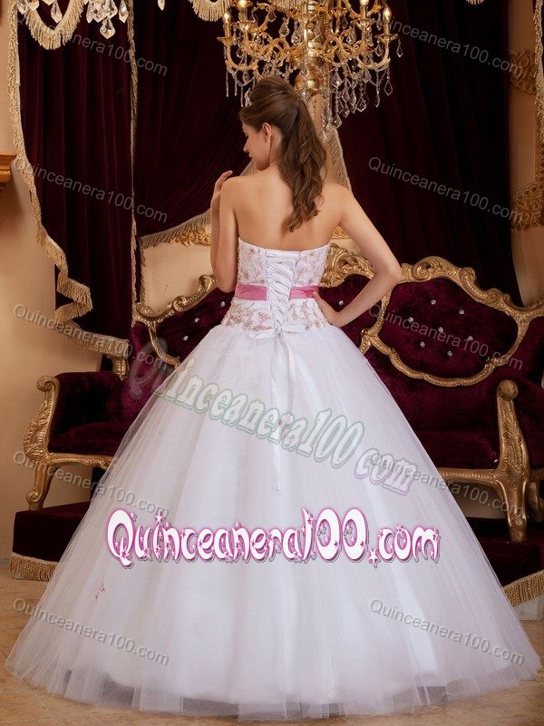 White Quinceanera Gown Dress with Strapless Neck and Pink Appliques