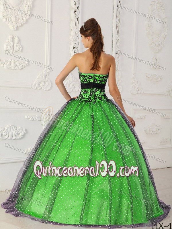 Black and Spring Green Quinceanera Dress with Beading and Appliques