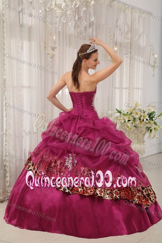 2013 Burgundy Leopard Print Pick Ups Appliqued Quince Dresses