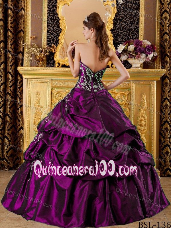 Sweetheart Purple Appliqued Pick-ups Taffeta Sweet 15 Dresses