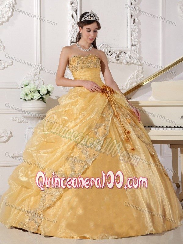 Charming Strapless Organza Quinceanera Dresses with Flower