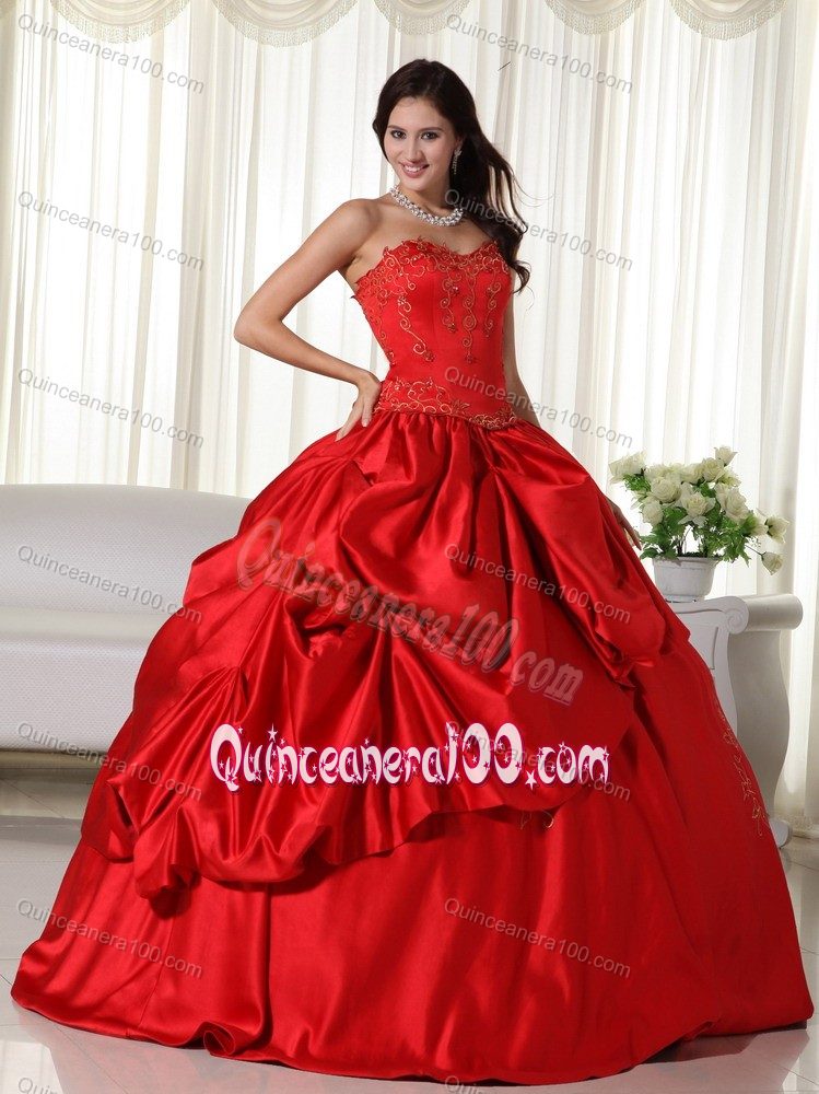 Elegant Red Taffeta Embroidery Quinceanera Gown Dresses