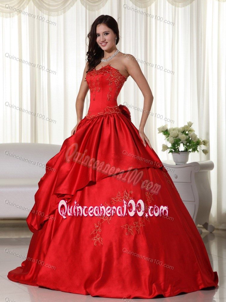 Elegant Red Taffeta Embroidery Quinceanera Gown Dresses