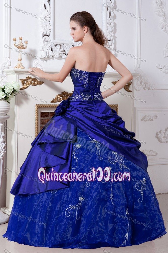 Elegant Appliqued Royal Blue Strapless Quinceanera Gown Dress