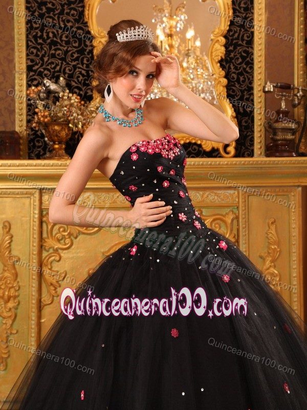 Graceful Tulle Black Quinceanera Party Dress with Red Appliques