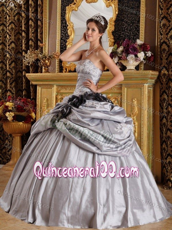 Hand Made Flowers Gray Quinceanera Party Dresses with Appliques