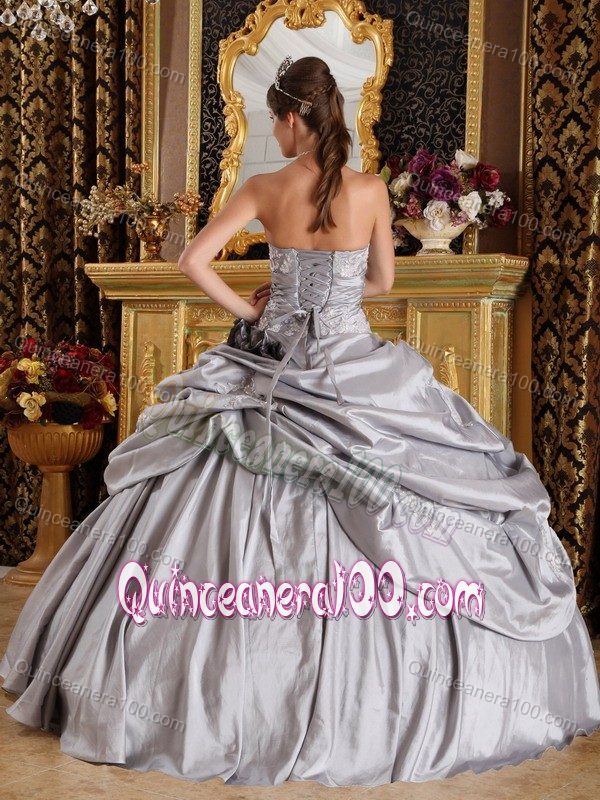 Hand Made Flowers Gray Quinceanera Party Dresses with Appliques