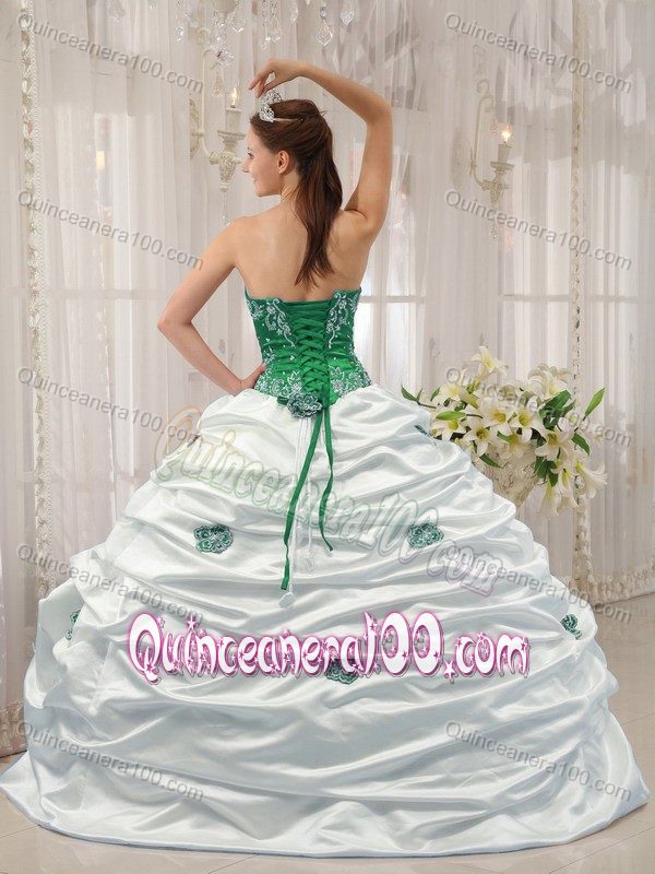 Beading Embroidery Dresses for a Quinceanera in White and Green