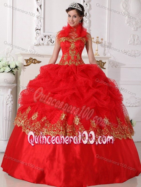 Red Halter Top Feather Decorate Dress for Sweet 16 with Appliques in American idol