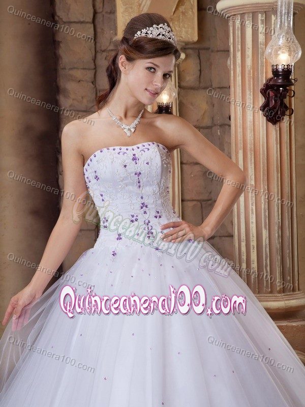 White Strapless Quinceanera Gowns Dresses with Beading Embroidery