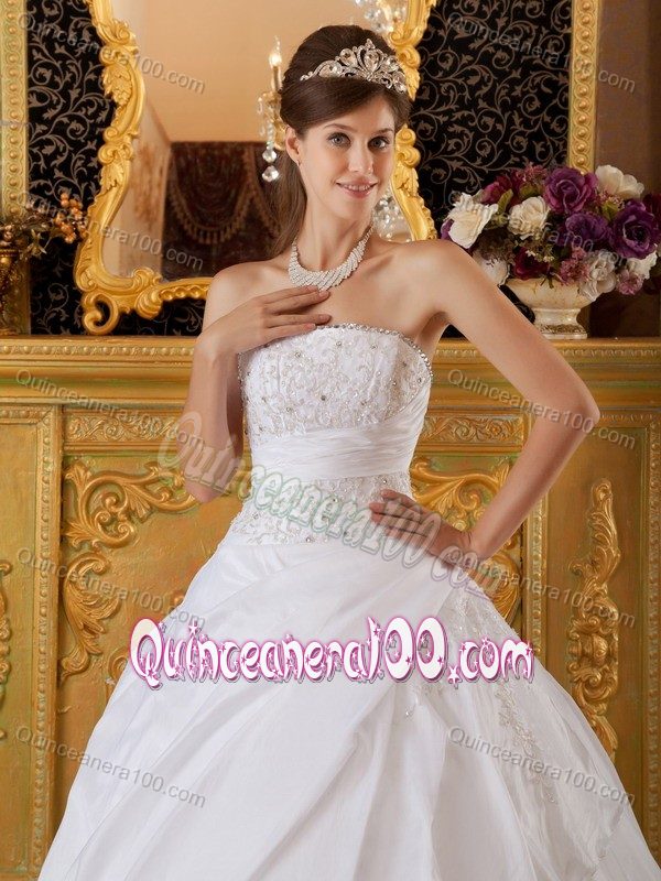 Appliqued White Strapless Organza Dresses of 15 of Floor Length