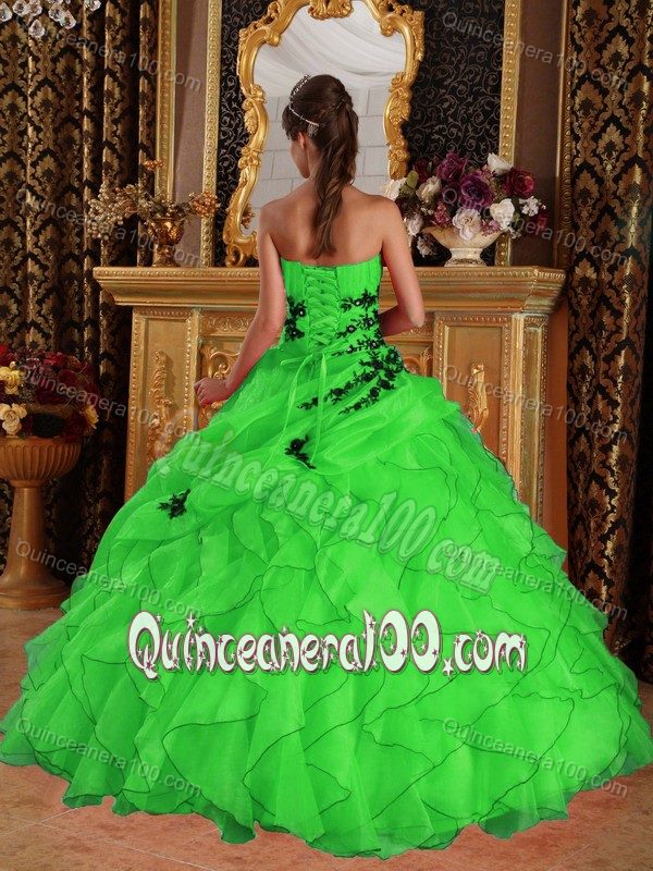 Ruched and Ruffled Spring Green Sweet 16 Dresses with Appliques