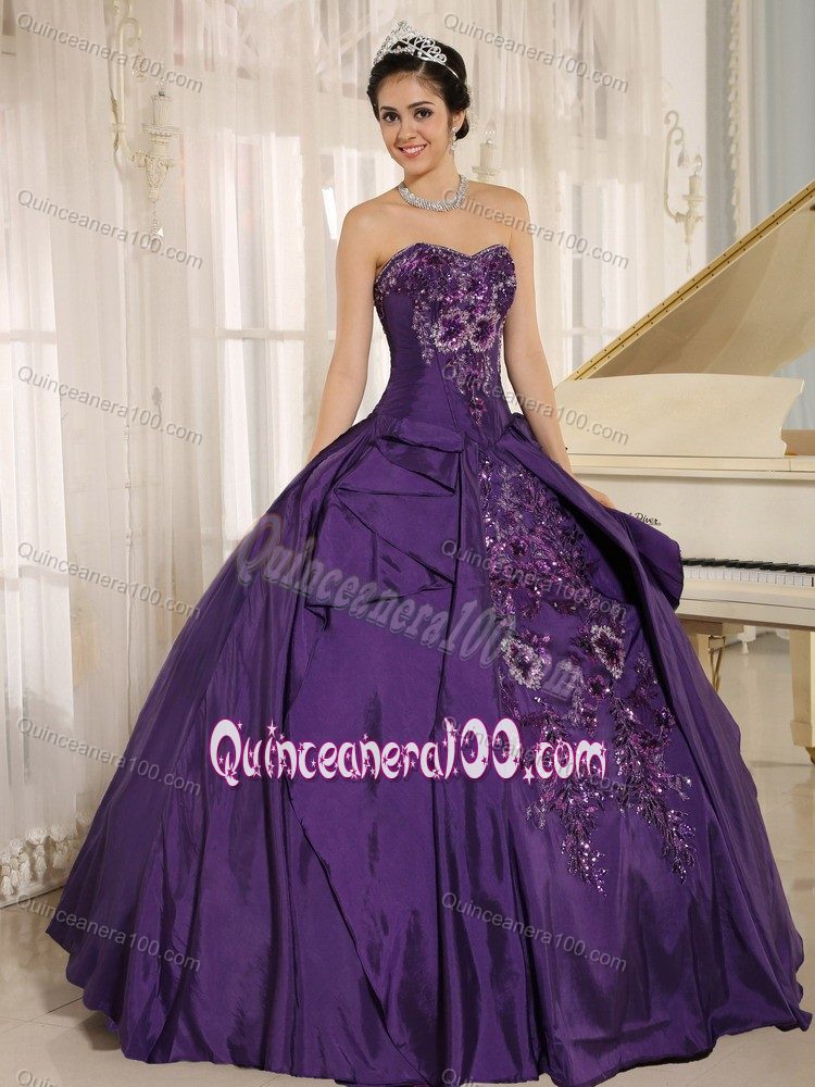 Beading Eggplant Purple Dresses for a Quince with Embroidery