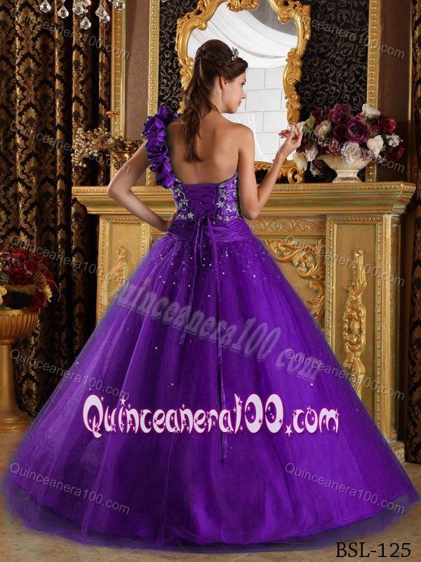 Violet Appliques Beaded Sweet 16 Dress with Hand Made Flowers