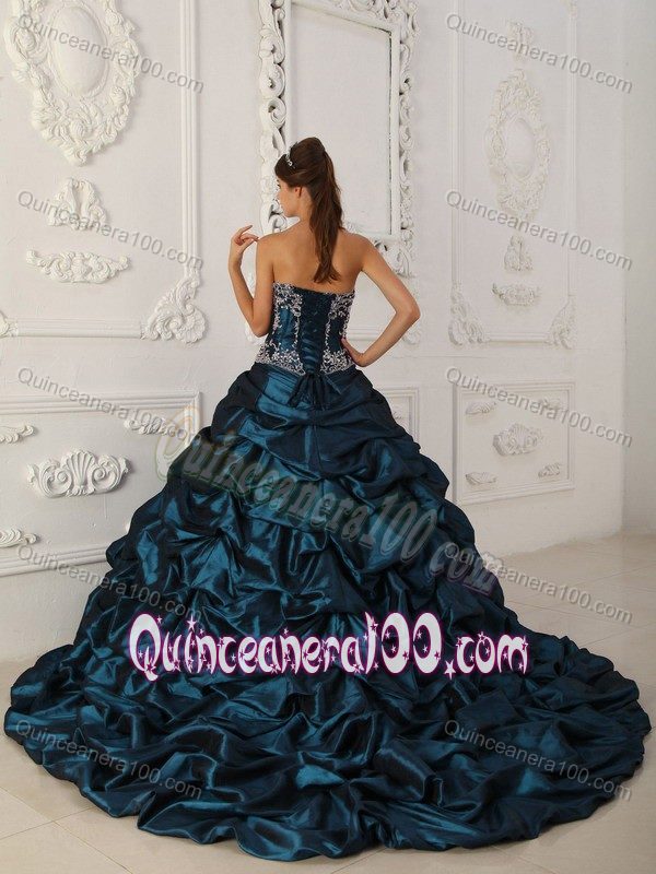 Sweetheart Appliques Dress for a Quince with Ruffled Layers in Teal