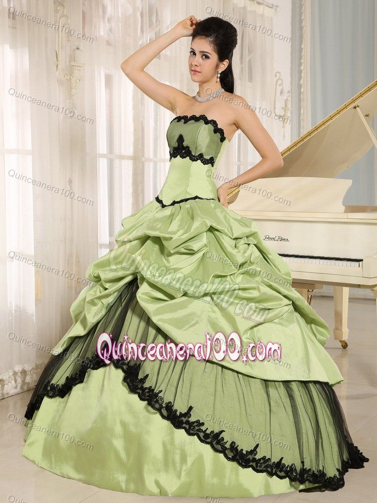 Apple Green Sweet Sixteen Dresses with Pick Ups and Appliques