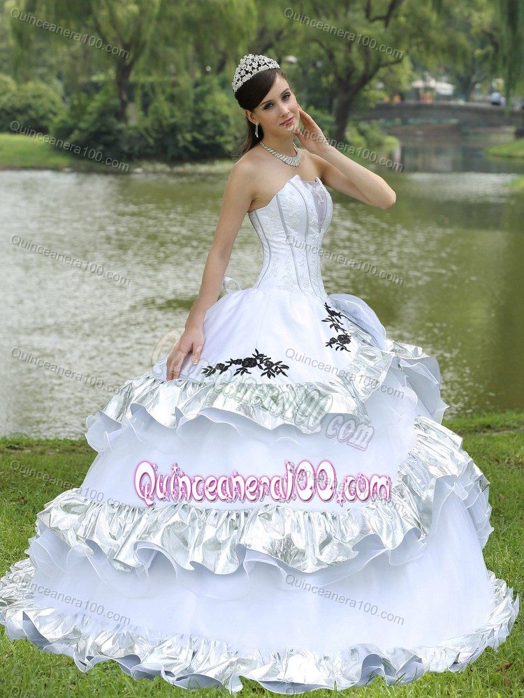 Low Price Appliqued White Sweet 16 Dresses with Flounced Hem