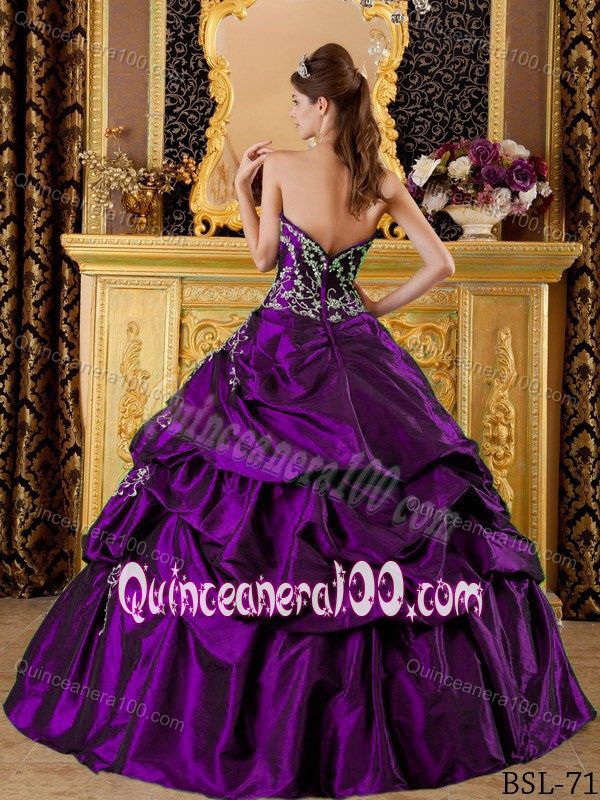 Appliques and Pick ups Accent Quinces Dresses in Eggplant Purple