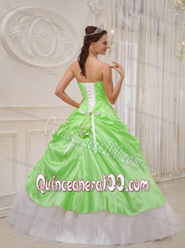 The Best Beaded Spring Green and White Quinceanera Gowns