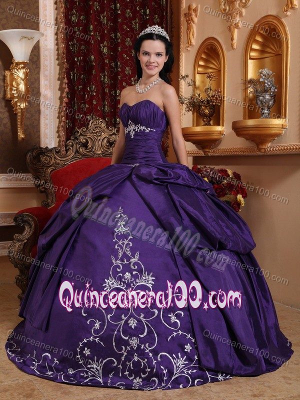 Purple Taffeta Quinceanera Dress with Embroidery and Pick-ups