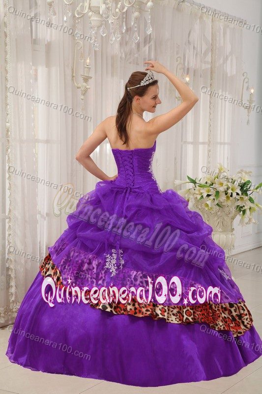 Appliqued Purple Organza Quinceanera Gowns with Leopard Print