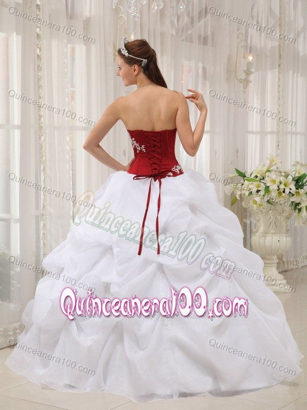 Red and White Sweet Sixteen Dresses with Appliques and Pick ups