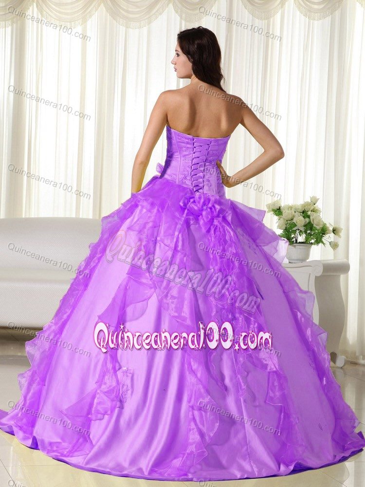 Appliqued and Ruffled Sweetheart Lavender Quinceanera Gown Dress