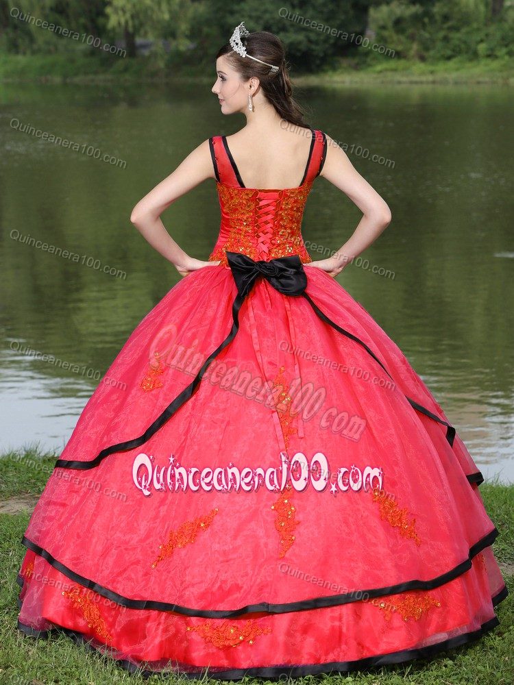 Long Sleeves Appliqued Red Quinceanera Dress with Black Hem