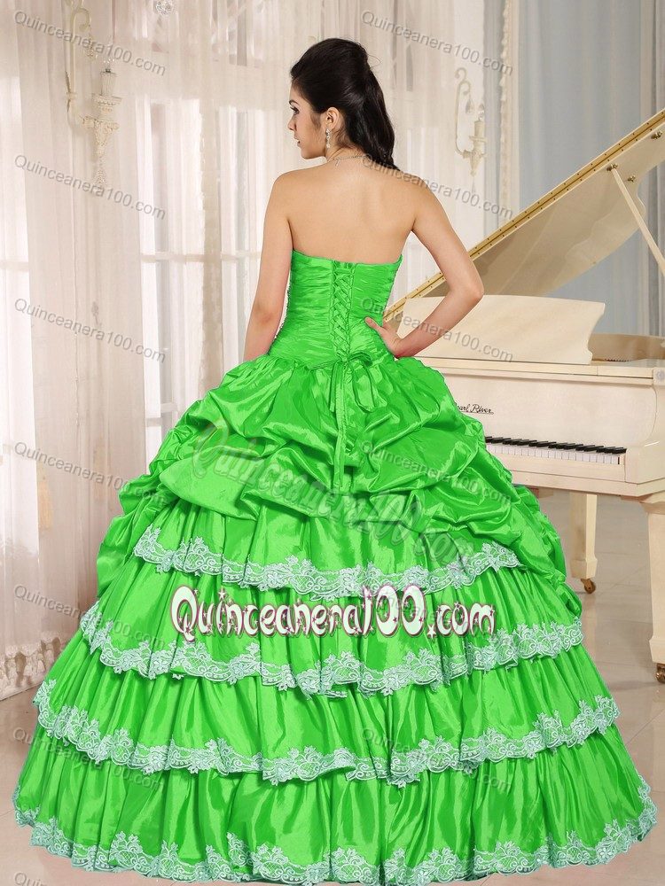 Spring Green Pick Ups Beaded Sweet 16 Dresses with Lace Hem