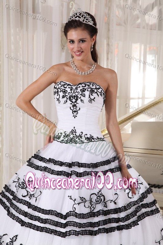 Affordable White Sweet 16 Quinceanera Dress with Appliques