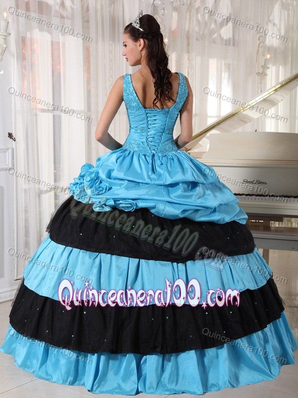 Blue and Black V-neck Sweet 16 Dresses with Appliques Flowers