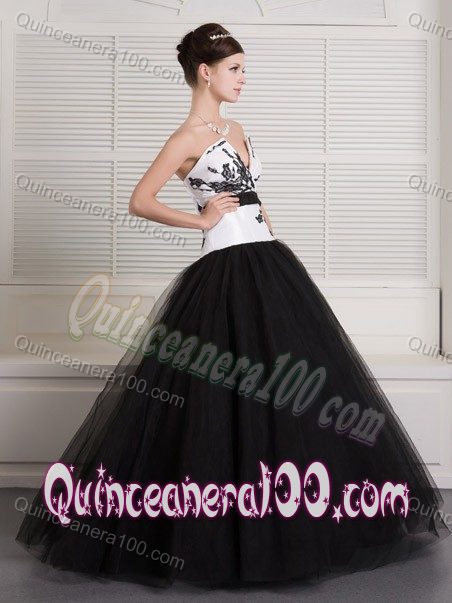 Black and White V-neck Tulle Lace Up Sweet Sixteen Dresses