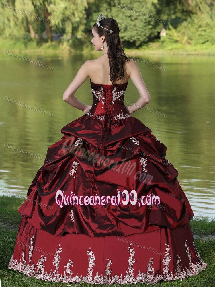 Noble Strapless Burgundy Sweet Sixteen Dresses with Pick-ups