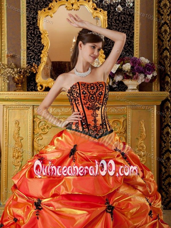 Orange Red Beading Appliqued Quinceanera Dresses with Pick-ups