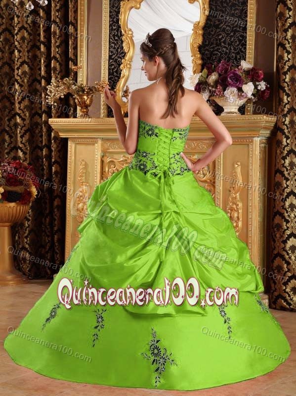 Beautiful Strapless Appliques Taffeta Sweet 15 Dress in Spring Green