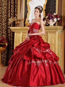 Popular Ruched with Delicate Appliques 2013 Wine Red Quince Gown