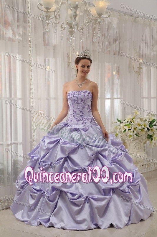 Elegant Lilac Pic-ups Strapless Dresses for a Quince with Appliques ...